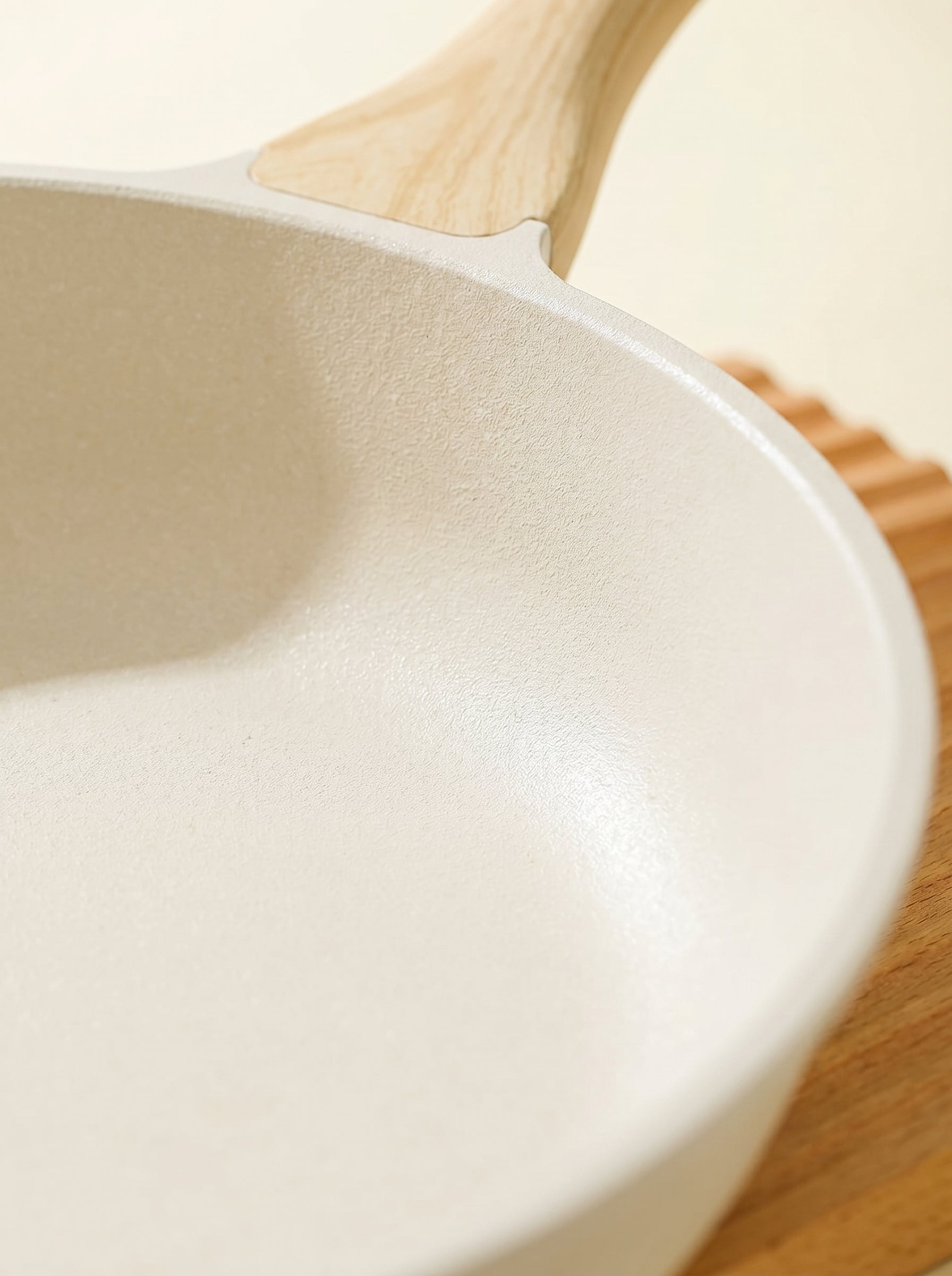 AERA Ceramic Wok — Universal Natural Non-Stick